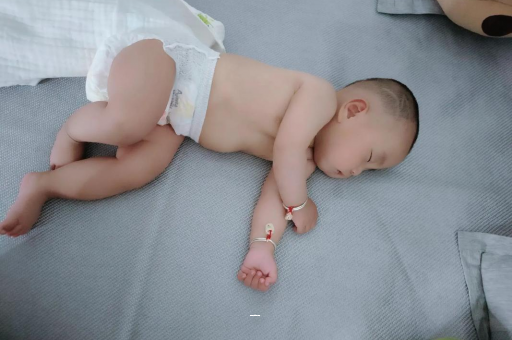 临海宝宝脚心出汗怎么回事